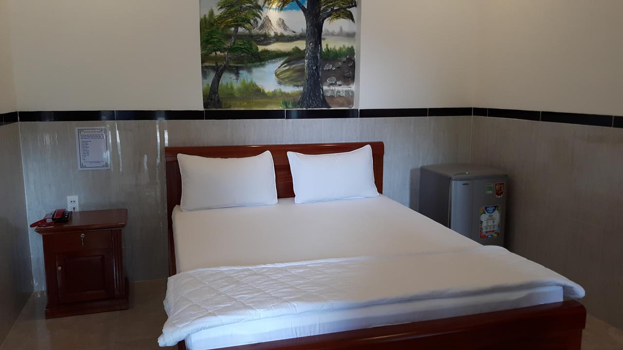 Motel Hoang Gia Long Khanh Zewnętrze zdjęcie