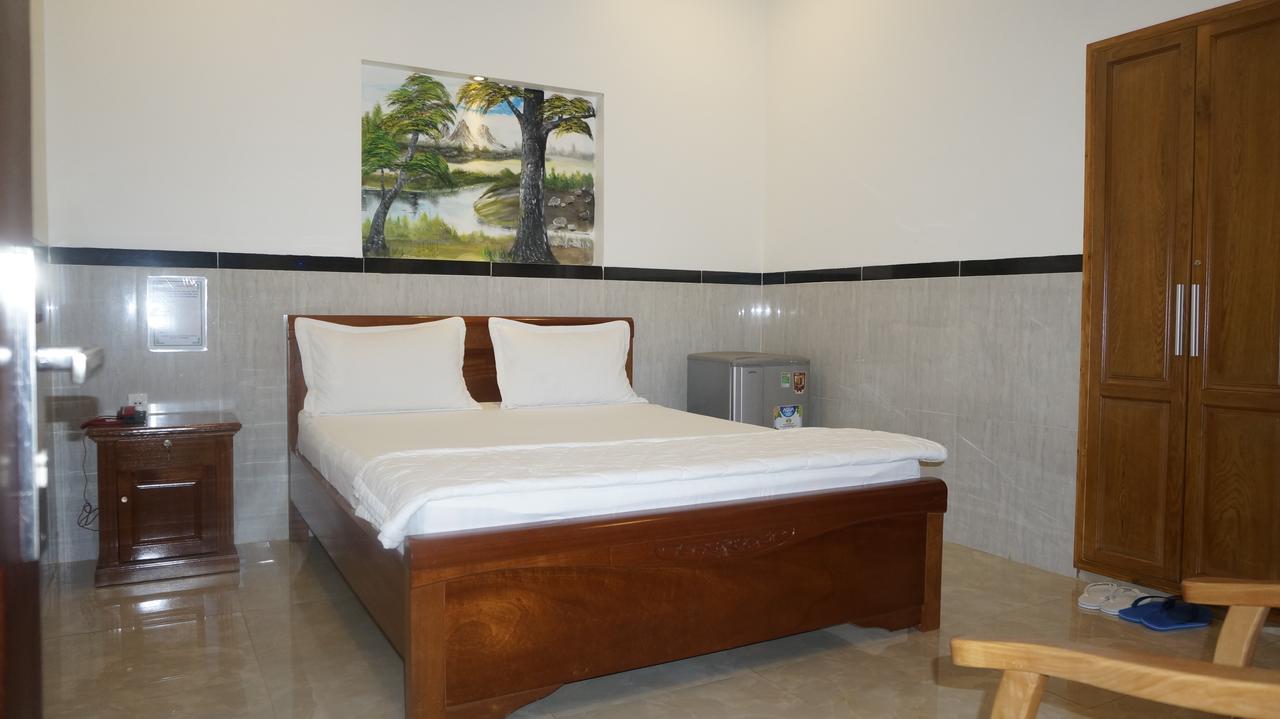 Motel Hoang Gia Long Khanh Zewnętrze zdjęcie