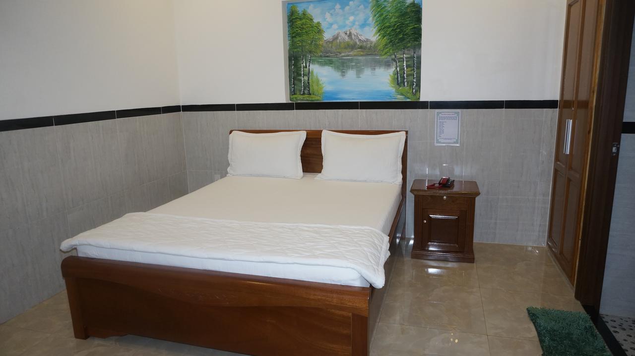 Motel Hoang Gia Long Khanh Zewnętrze zdjęcie